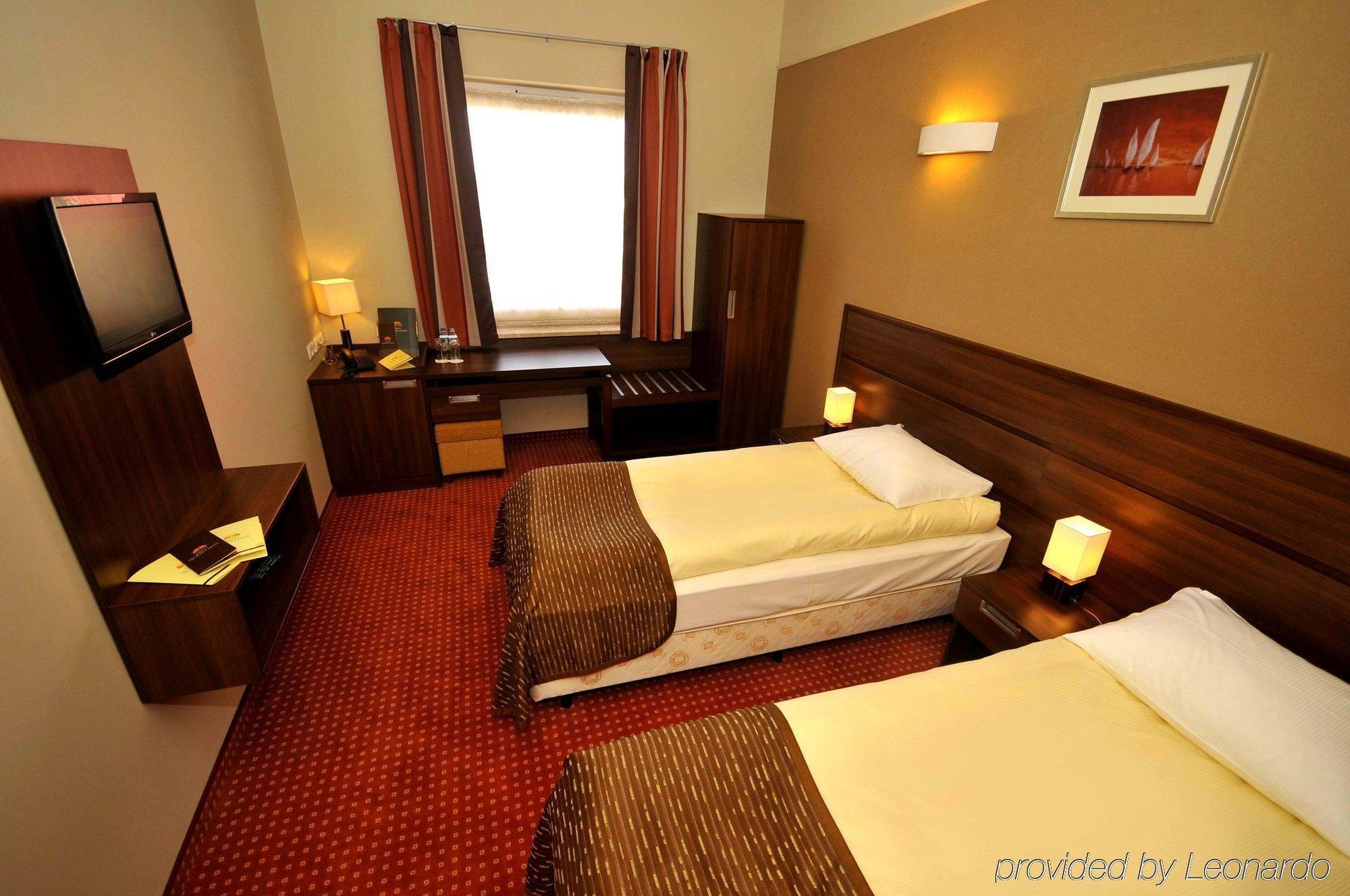Hotel Teczowy Mlyn Kielce Quarto foto