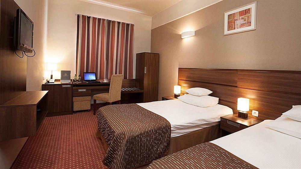 Hotel Teczowy Mlyn Kielce Exterior foto